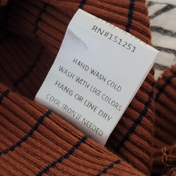 In Loom long sleeves top in rusty brown with blue stripes size small - Picture 8 of 9